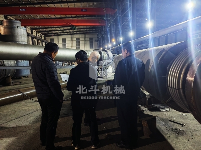 湖北客戶(hù)冬日之行,天黑前抵廠考察稻殼炭化爐